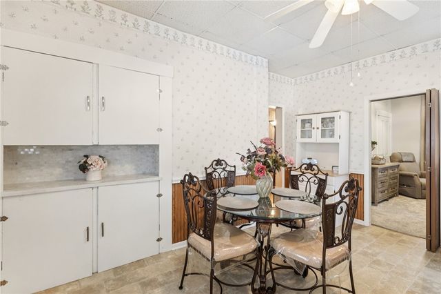 1203 Eastbrook St, New Castle, PA 16101