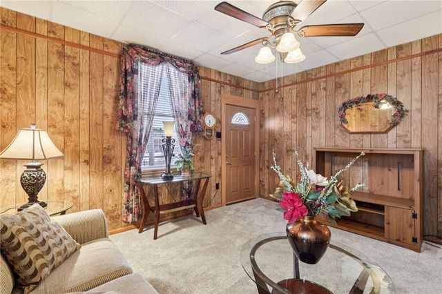 1203 Eastbrook St, New Castle, PA 16101