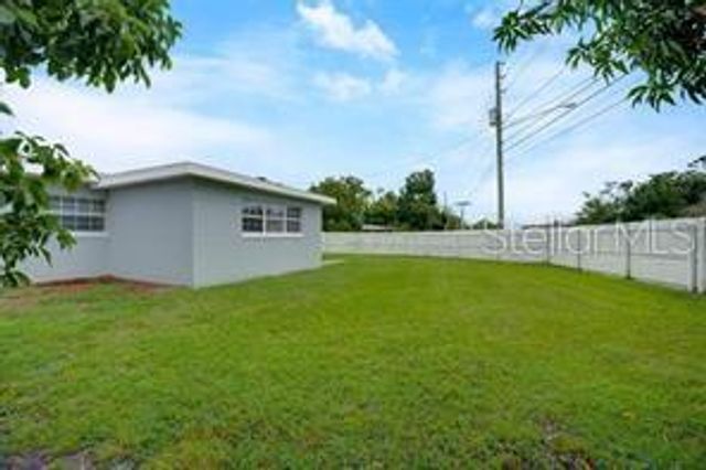 2420 BARKSDALE DRIVE, Orlando, FL 32822