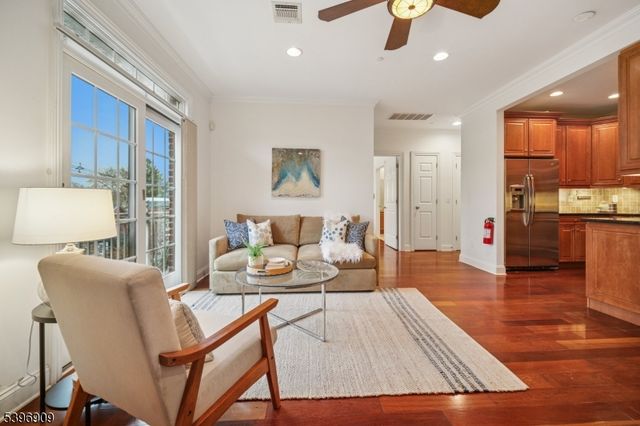 31 Church St. 306, South Orange Village Twp., NJ 07079