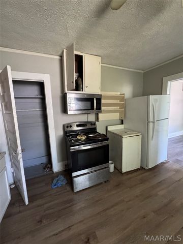 422 4th Street A & B, Montgomery, AL 36110