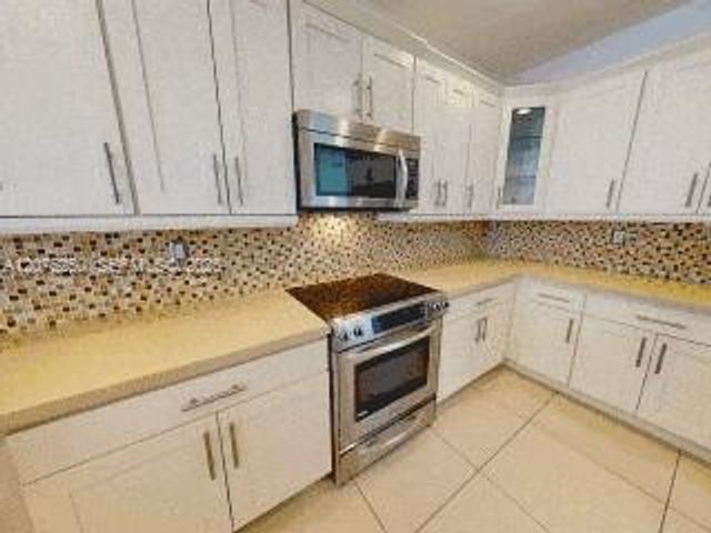 10428 NW 61st Street, Doral, FL 33178