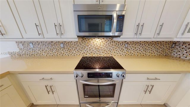 10428 NW 61st Street, Doral, FL 33178