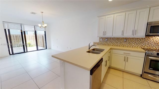 10428 NW 61st Street, Doral, FL 33178