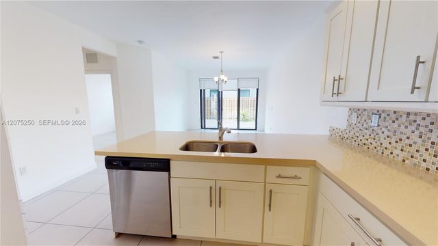 10428 NW 61st Street, Doral, FL 33178
