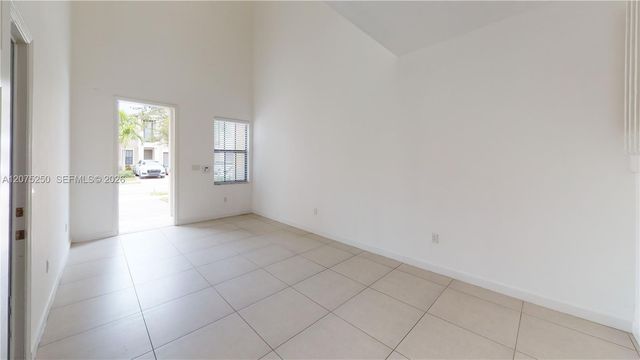 10428 NW 61st Street, Doral, FL 33178