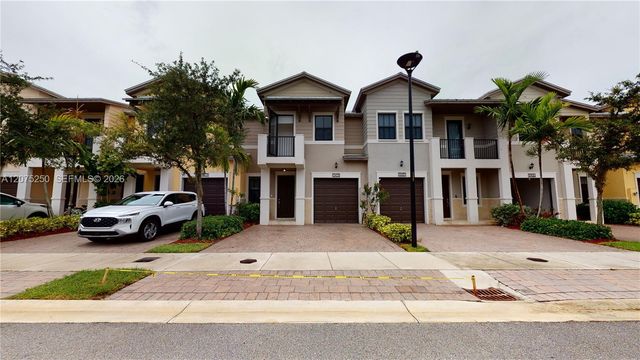 10428 NW 61st Street, Doral, FL 33178