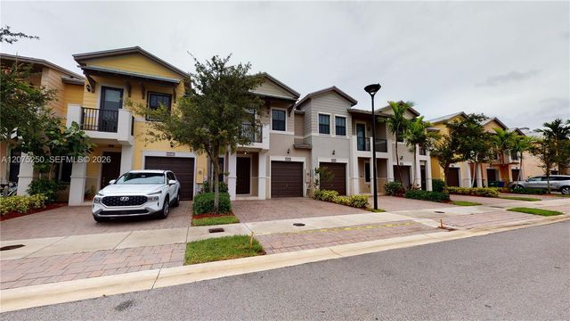 10428 NW 61st Street, Doral, FL 33178