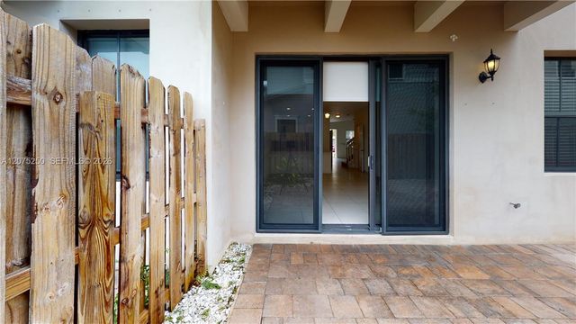 10428 NW 61st Street, Doral, FL 33178