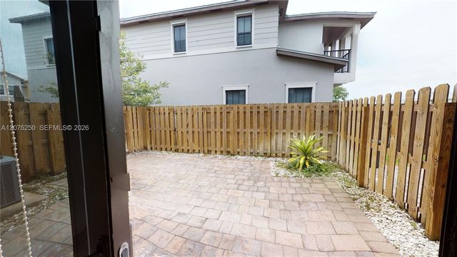 10428 NW 61st Street, Doral, FL 33178
