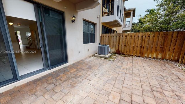 10428 NW 61st Street, Doral, FL 33178