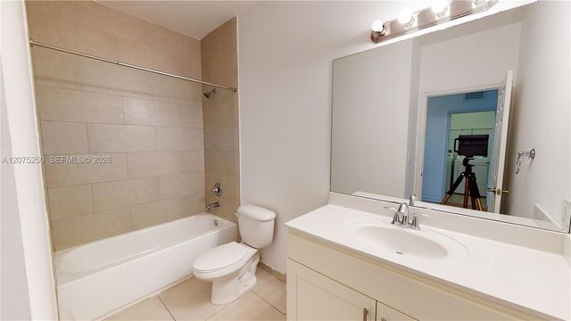 10428 NW 61st Street, Doral, FL 33178