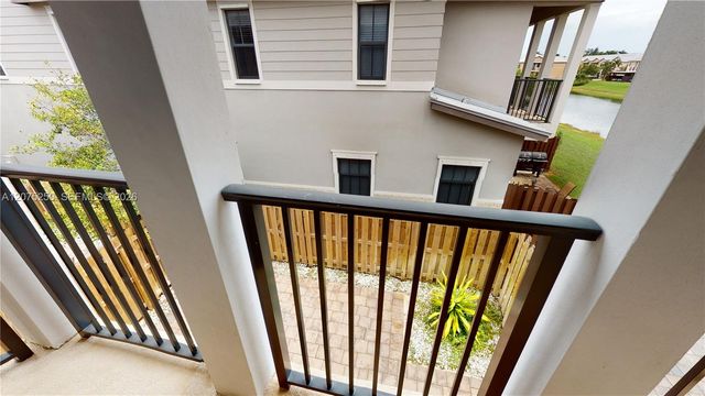 10428 NW 61st Street, Doral, FL 33178