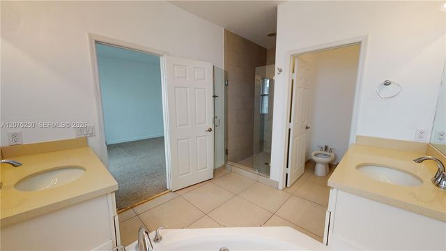 10428 NW 61st Street, Doral, FL 33178