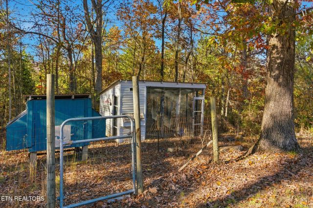 720 E Roddy Rd, Spring City, TN 37381