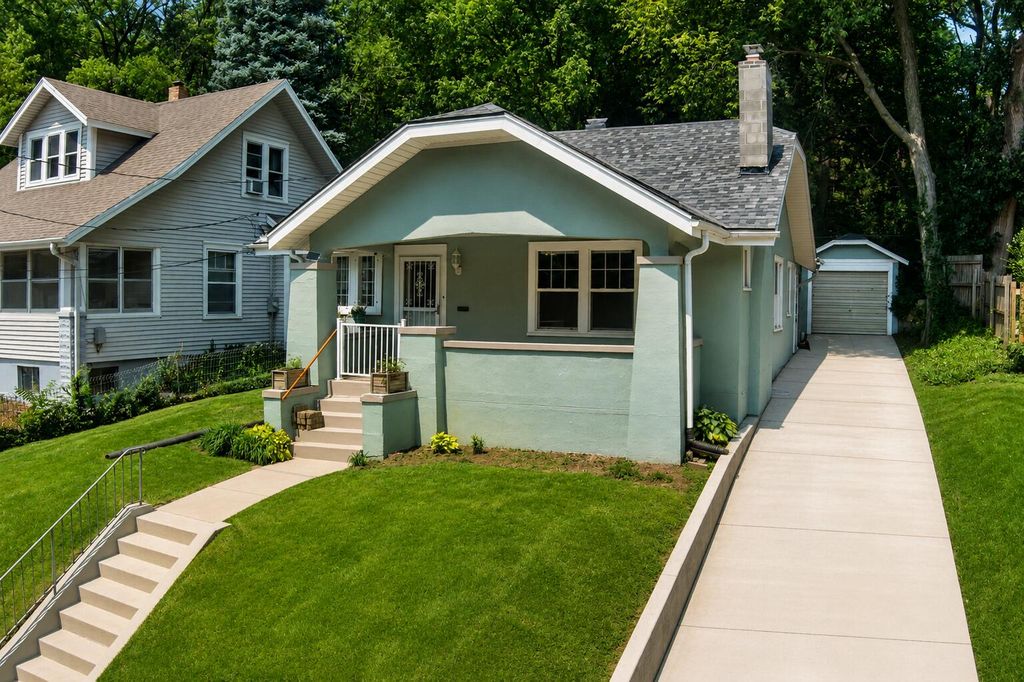 440 FULLER Avenue, Council Bluffs, IA 51503