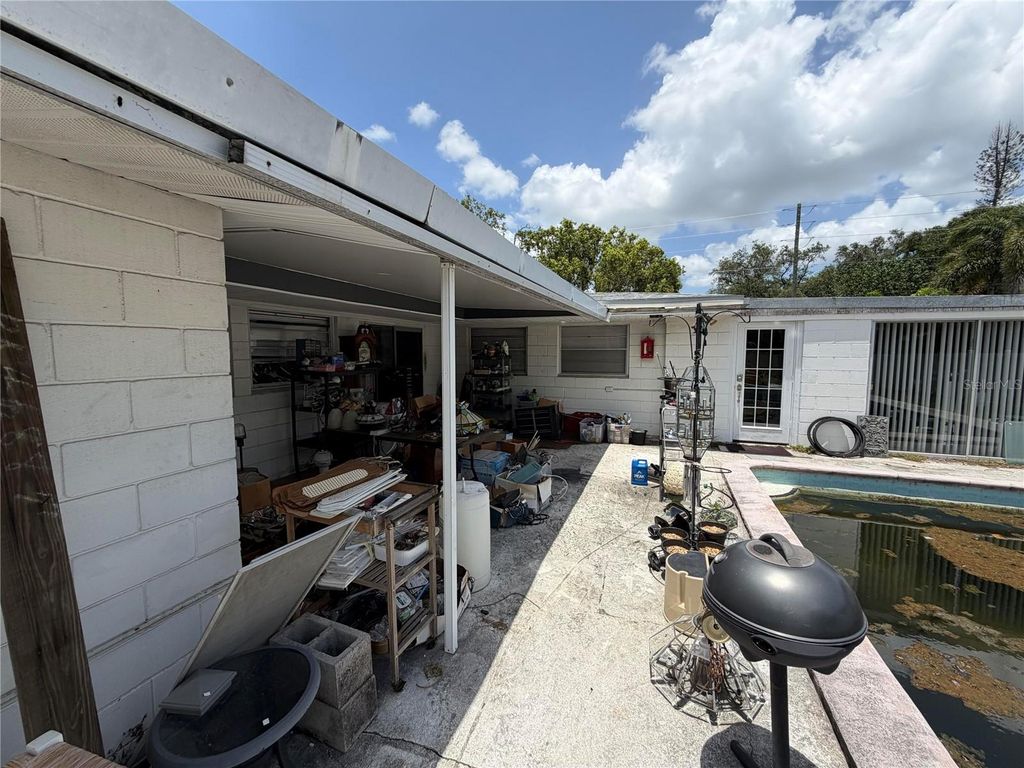 Image 2 of property listing at 6710 MANGO AVENUE S, St Petersburg, FL 33707
