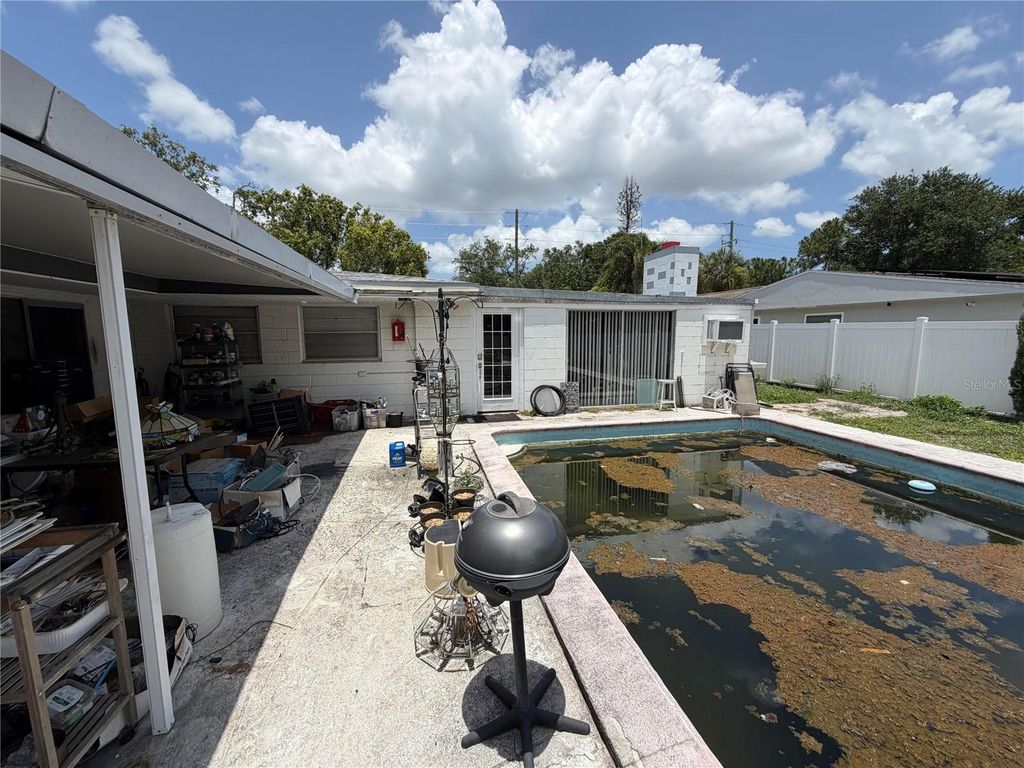 Image 3 of property listing at 6710 MANGO AVENUE S, St Petersburg, FL 33707