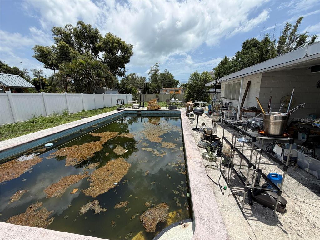 Image 5 of property listing at 6710 MANGO AVENUE S, St Petersburg, FL 33707