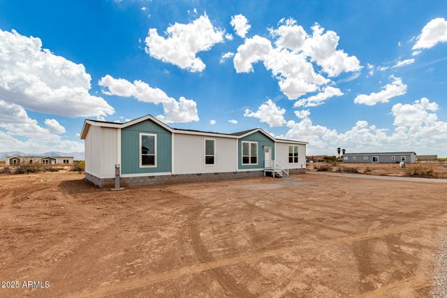23069 W MILTON Drive, Wittmann, AZ 85361