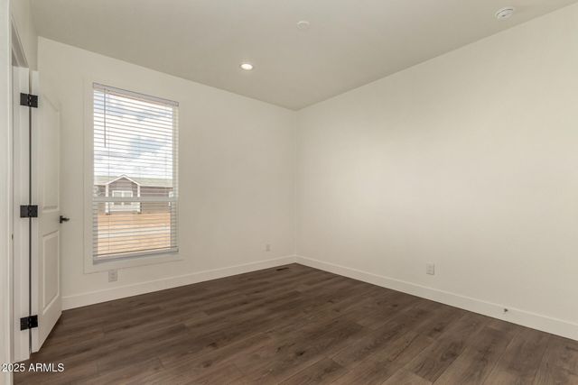 23069 W MILTON Drive, Wittmann, AZ 85361