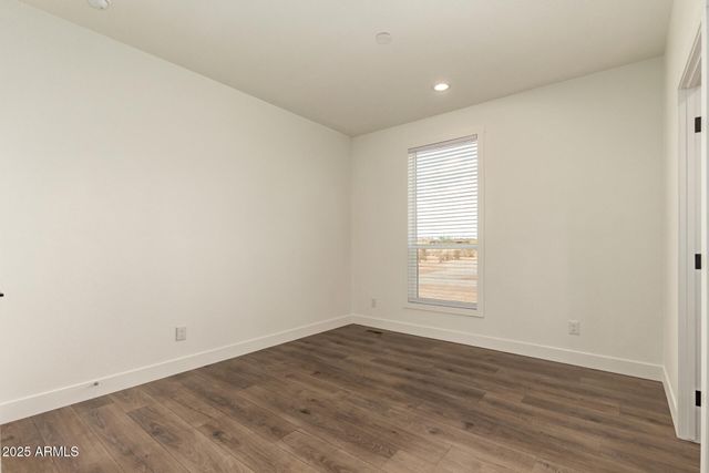 23069 W MILTON Drive, Wittmann, AZ 85361