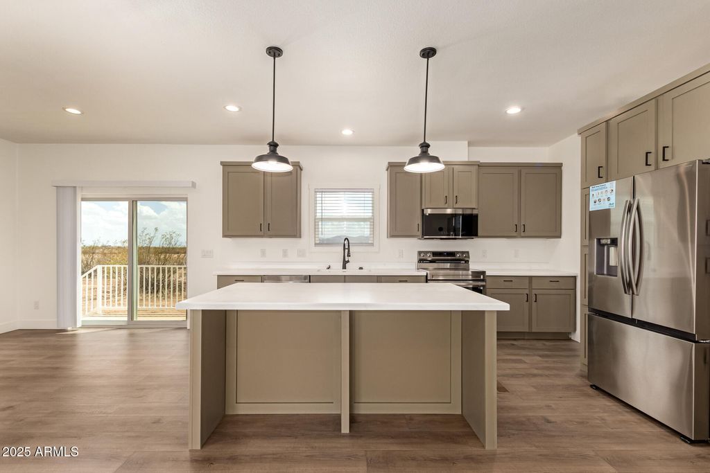 23069 W MILTON Drive, Wittmann, AZ 85361 — photo 4