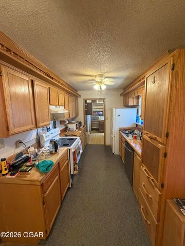 616 W 33rd Street, Joplin, MO 64804