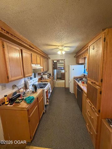 616 W 33rd Street, Joplin, MO 64804