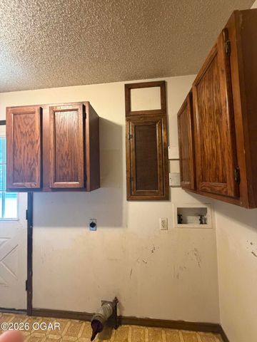 616 W 33rd Street, Joplin, MO 64804