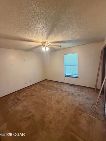 616 W 33rd Street, Joplin, MO 64804