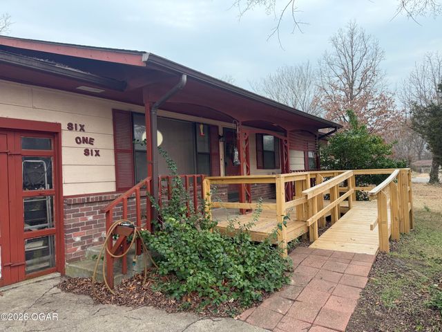 616 W 33rd Street, Joplin, MO 64804