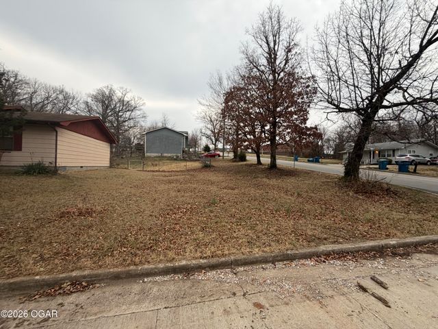 616 W 33rd Street, Joplin, MO 64804