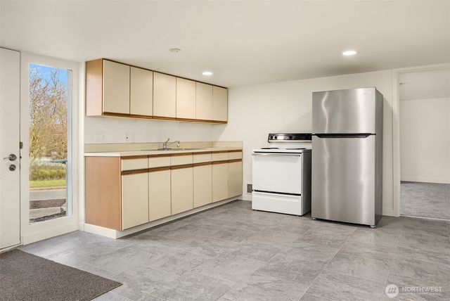 5019 5th Avenue NE, Seattle, WA 98105