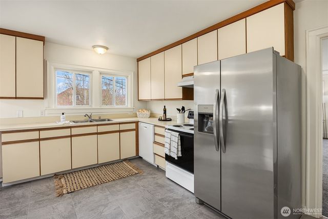 5019 5th Avenue NE, Seattle, WA 98105