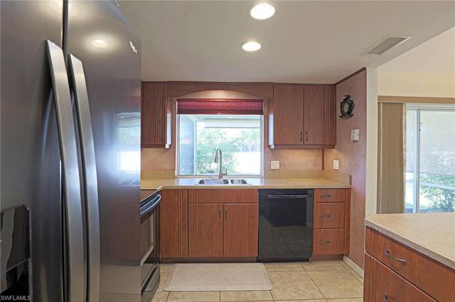 4608 SW 13th AVE, Cape Coral, FL 33914