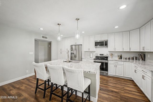 4343 W MOUNTAIN VIEW Road, Glendale, AZ 85302
