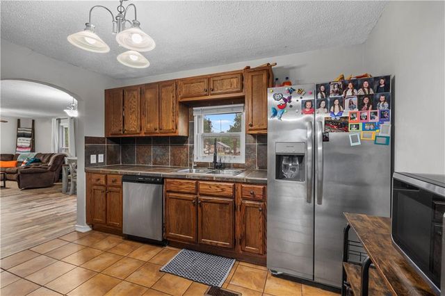 426 W Walnut Street, Nevada, MO 64772