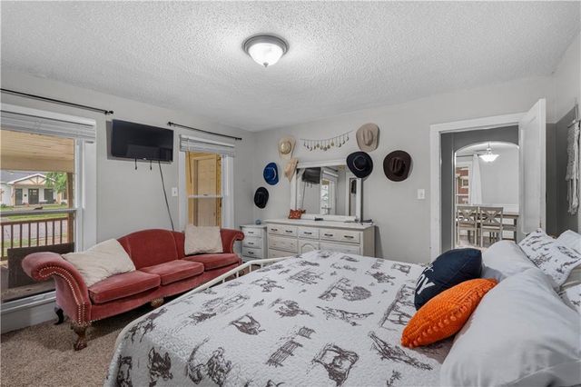 426 W Walnut Street, Nevada, MO 64772