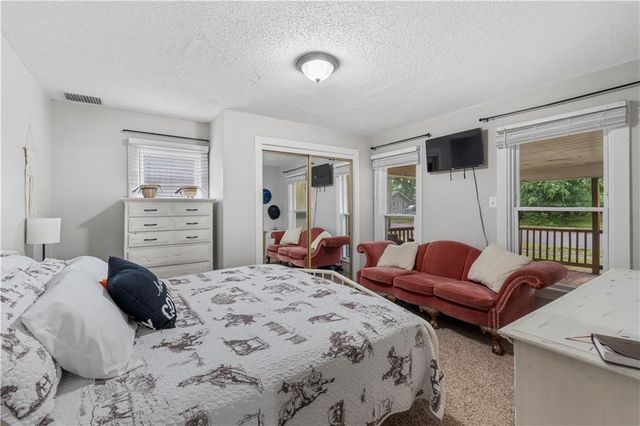 426 W Walnut Street, Nevada, MO 64772