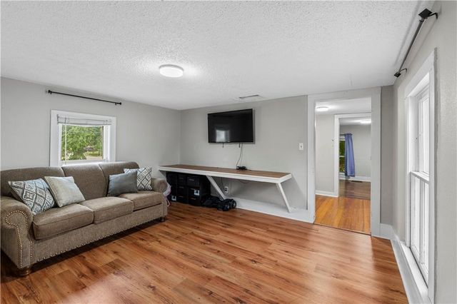 426 W Walnut Street, Nevada, MO 64772