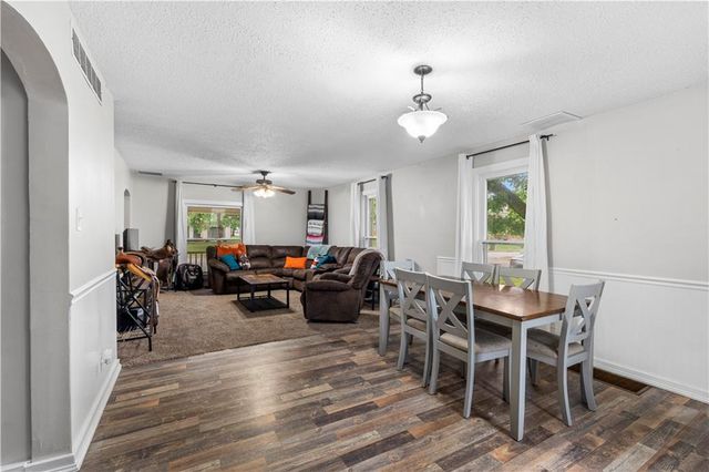 426 W Walnut Street, Nevada, MO 64772