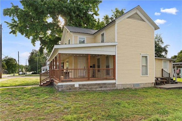 426 W Walnut Street, Nevada, MO 64772