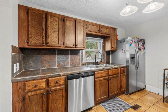 426 W Walnut Street, Nevada, MO 64772
