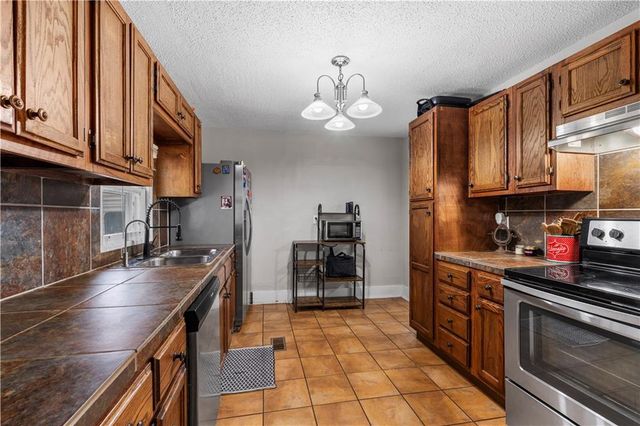 426 W Walnut Street, Nevada, MO 64772
