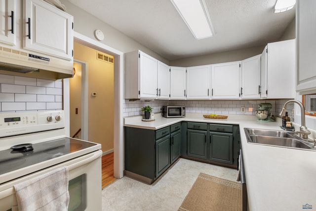 122 RAY ANN CT, Rapid, SD 57702