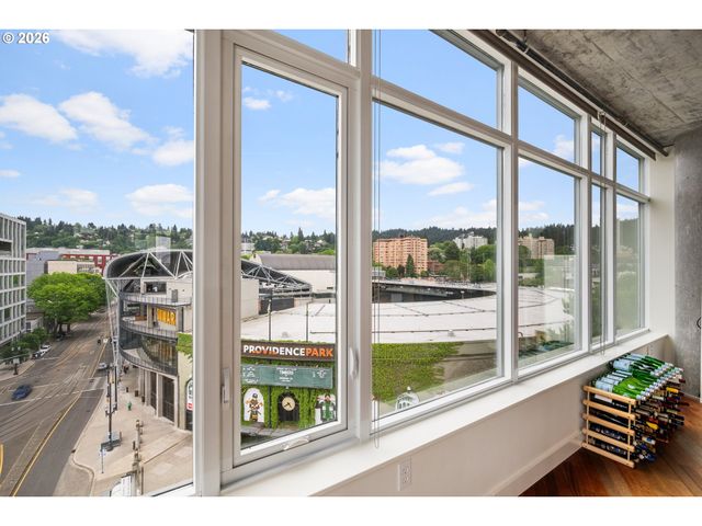1926 W BURNSIDE St 919, Portland, OR 97209
