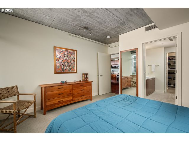 1926 W BURNSIDE St 919, Portland, OR 97209