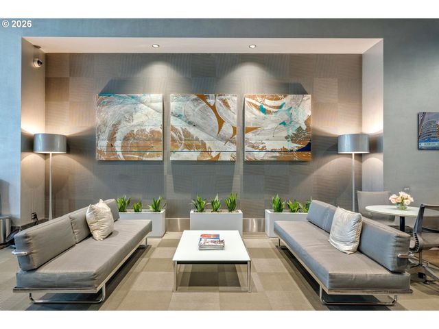 1926 W BURNSIDE St 919, Portland, OR 97209