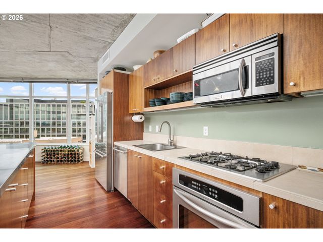 1926 W BURNSIDE St 919, Portland, OR 97209